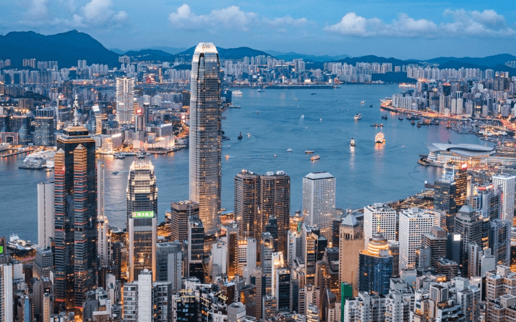 As the gateway to China, studying an MBA in Hong Kong could allow you to tap into Asia's economic growth ©CHUNYIP WONG via iStock