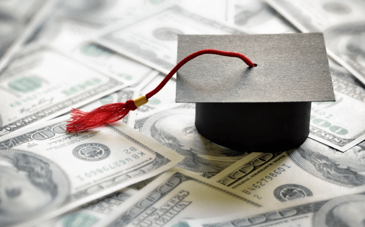 What are the pros and cons of MBA loans? ©BrianAJackson
