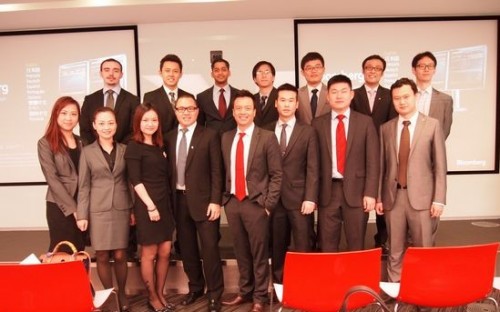 All smiles for CEIBS MBAs at a meeting with Bloomberg