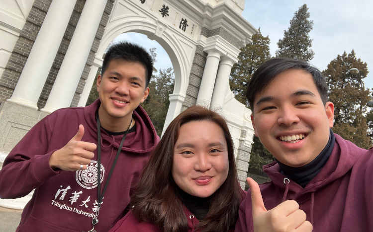 Peggy Lau (center) turned down a scholarship at another top Chinese b-school to enroll in the Tsinghua University MBA