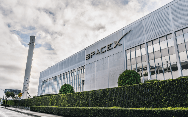 MBA grads from UC San Diego find exciting careers at companies such as SpaceX ©iStock / Sundry Photography