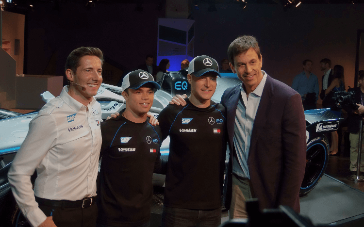 Nyck de Vries (second from left) and Toto Wolff (right) both have links with Harvard Business School ©KAgamemnon