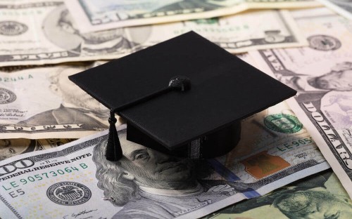 ©andreypopov—Show me the money: MBA scholarship awards are on the up