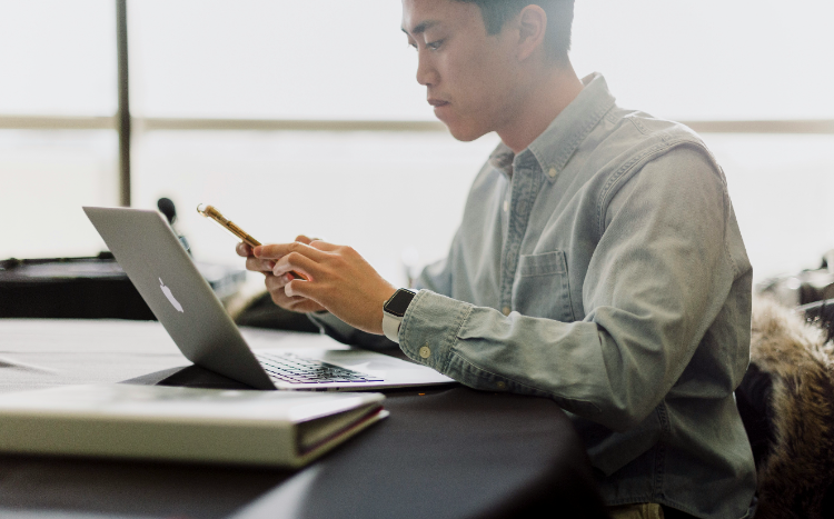 Working on your MBA application takes considerable time and effort ©Priscilla Du Preez/Unsplash