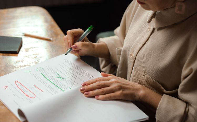 There are several innovative ways you can ensure your resume is error-free. ©Ron Lach / Pexels 