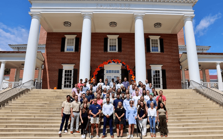 Meet Darden's MBA class of 2025 ©UVA Darden School of Business/Facebook