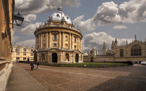 © gilbertdestoke - Fotolia.com: Oxford University's campus