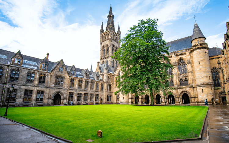 Could Oxford University colleges such as this open in India soon? ©Matthew Skubis/iStock