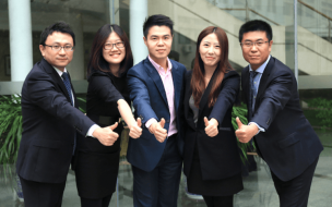 Wilson (center) used his MBA experience to discover his passion for venture capital ©Wilson Wu 