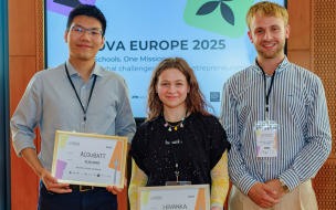 Kris Nadiryan (middle) CEO and founder of Hovanka with Chris Haoxin Xu (left) and Arthur Fordham (right), cofounders of AccouBatt ©Manuel Soria