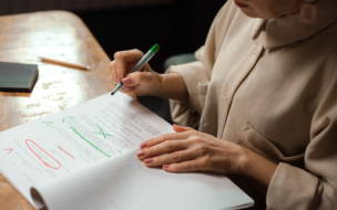 There are several innovative ways you can ensure your resume is error-free. ©Ron Lach / Pexels 