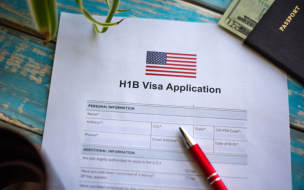 Newly revealed US government plans indicate application fees for the H-1B visa will rise to $100,000 ©Manjurul/iStock