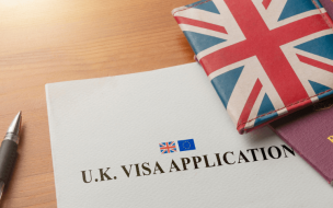 The UK's skilled worker visa is a route into the country for international business school graduates ©Cristian Storto Fotografia / iStock
