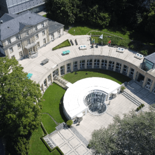 Hubpage Pic of IMD Business School